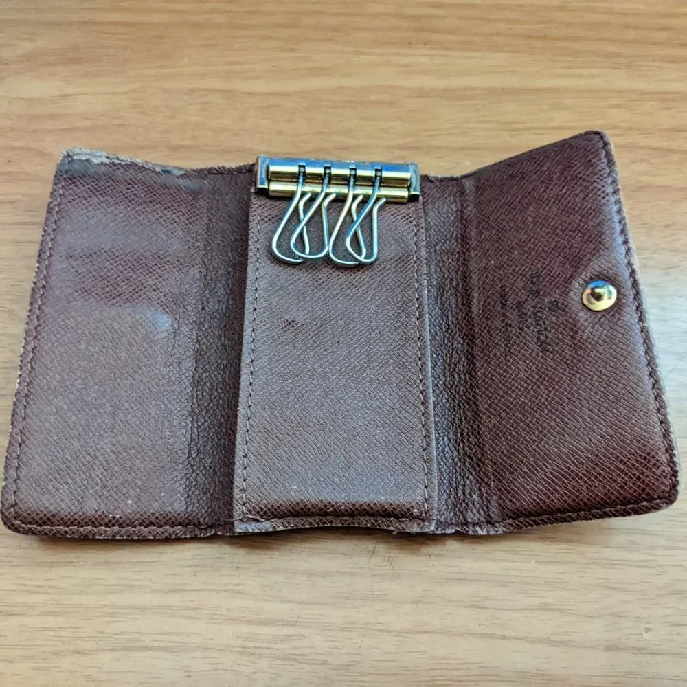 Louis Vuitton Monogram Key Holder/Wallet #1278💥PRICE DROP💥